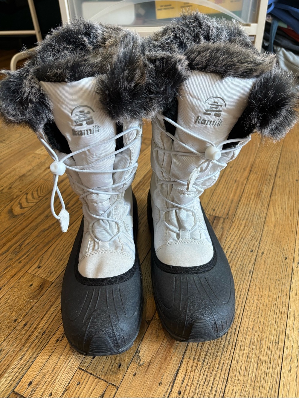 Kamik Women's Momentu White and Black Winter Lace-Up Boots